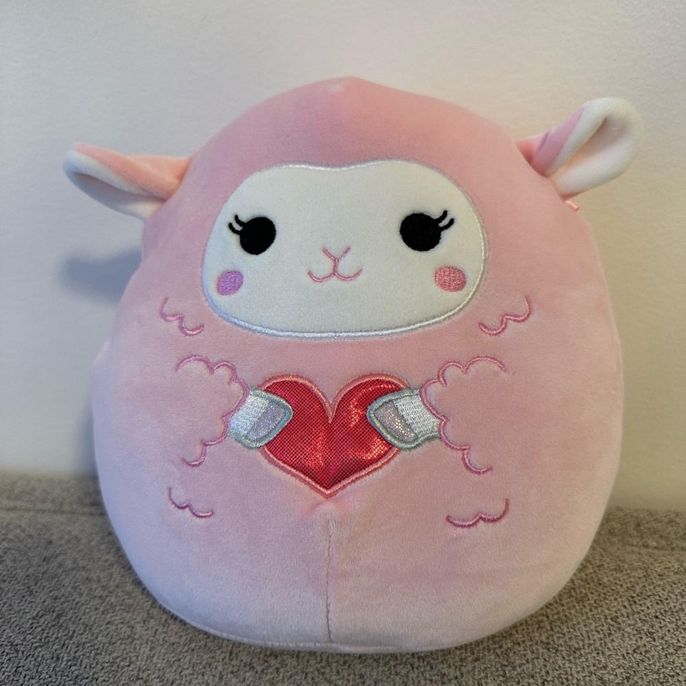 HTF 🐑 8" Lala the lamb Squishmallow​